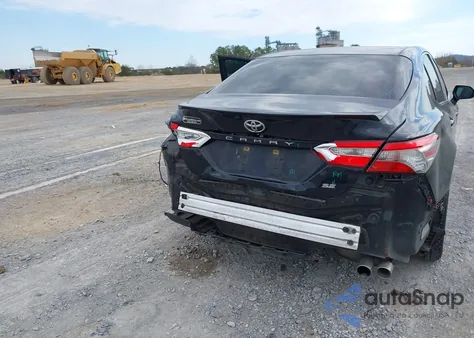 2018 Toyota Camry Se z USA, uszkodzony, nr VIN 4T1B11HK4JU099204